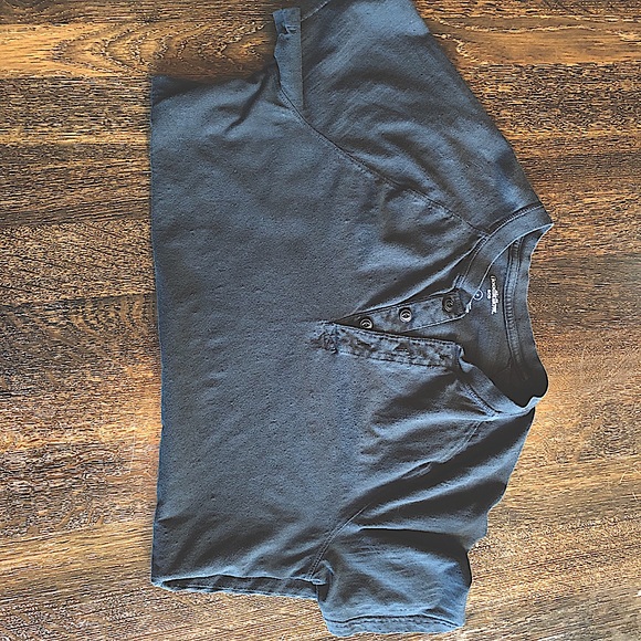 🌿Basic Henley🌿 - Picture 2 of 2